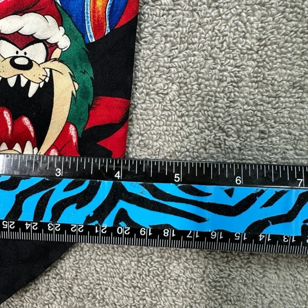 Vintage 1996 Looney Tunes Tasmanian Devil Taz Christmas Silk Tie Black Holiday